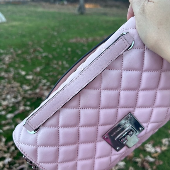 Clearance! New without Tag Michael Kors Chain Crossbody Purse in Pink/Silver - Picture 2 of 9